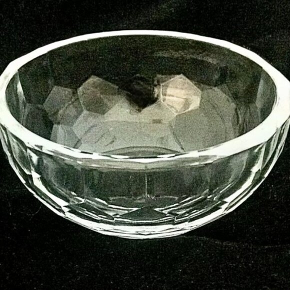 Oleg Cassini Faceted Bowl Preston Honeycomb Pattern Box Cut Round 4.5" Bowl - Picture 2 of 8